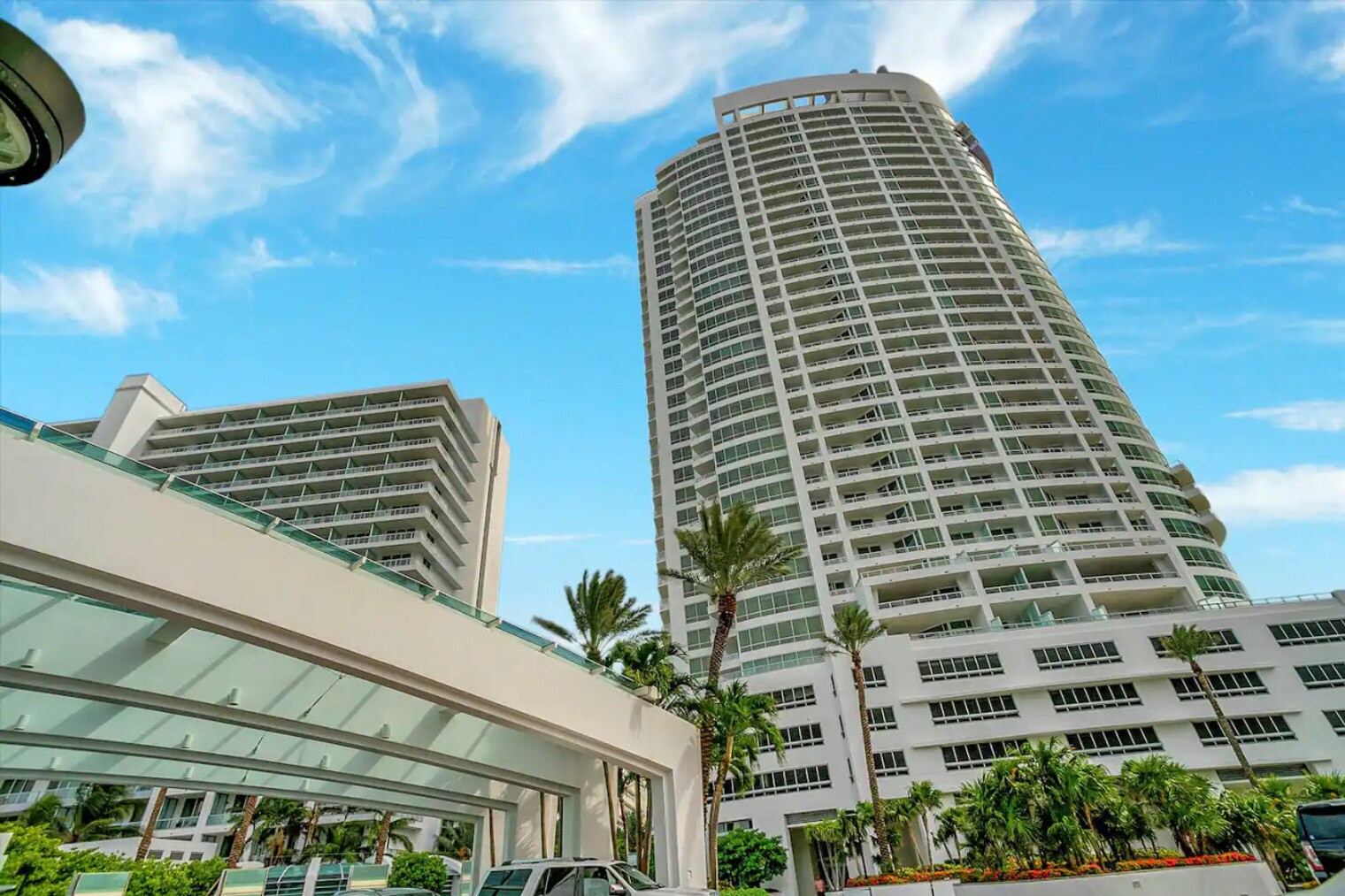 Building Photo - 4401 Collins Ave