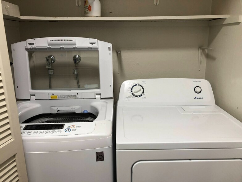 Building Photo - 1816 Cannon Dr