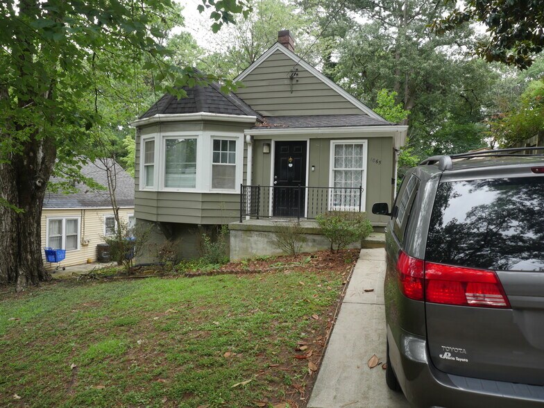 Front of the house - 1065 Atlantic Dr NW