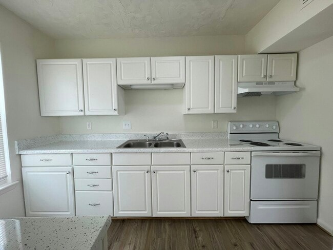 Building Photo - 3953 Old Brook Rd