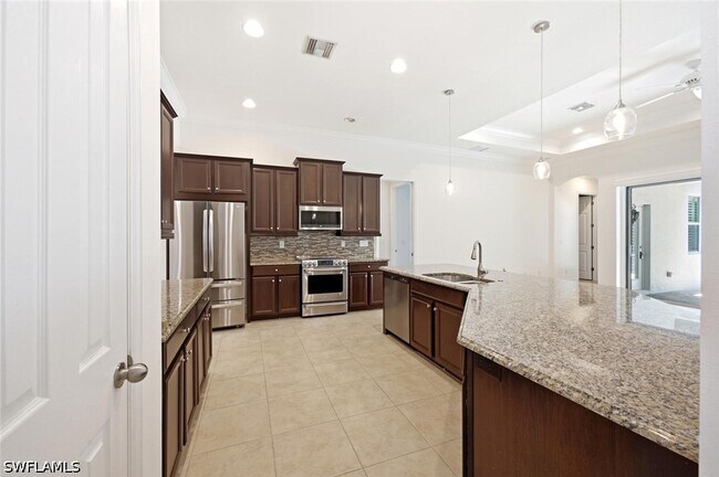 Building Photo - 6853 Il Regalo Cir