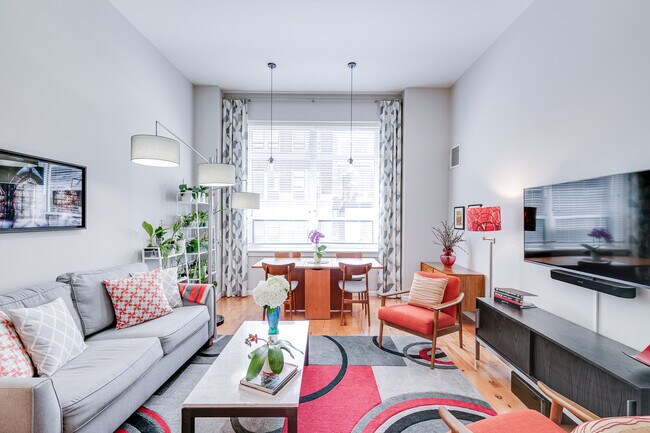 Primary Photo - 1425 Locust St