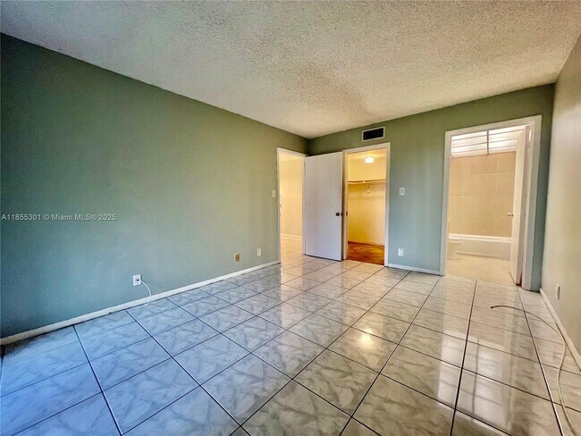 Building Photo - 3101 NW 47th Terrace