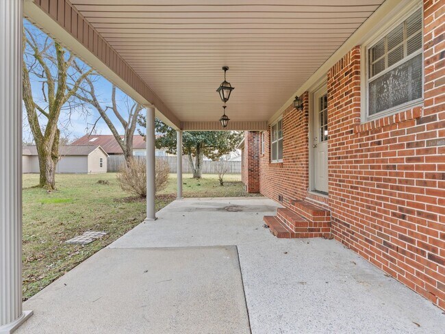 Building Photo - Charming 4-bedroom, 2-bath ranch-style home situated on just over 2 acres!