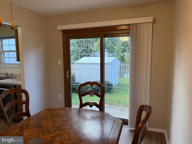 Building Photo - 34 King Charles Cir