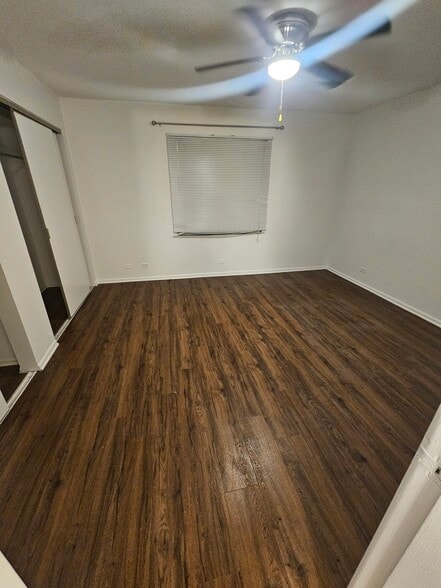 Building Photo - 146 Green Bay Rd