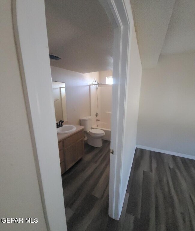 Building Photo - 10340 Valle Suave Dr