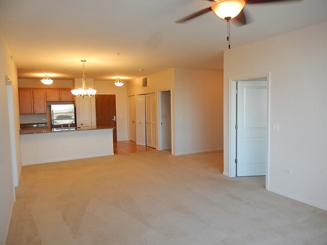 Building Photo - 850 Village Center Dr