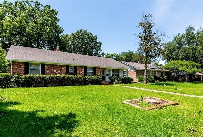 Primary Photo - 1840 Baxley Dr