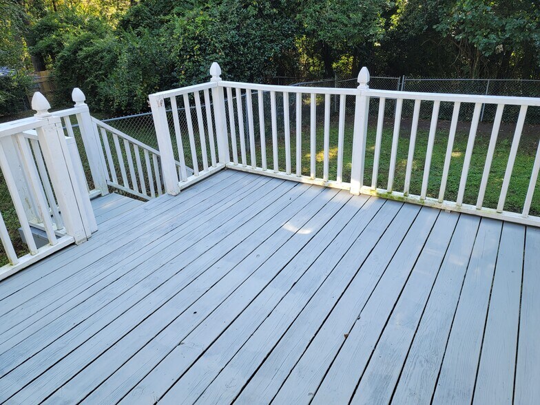 Building Photo - 312 Creps St