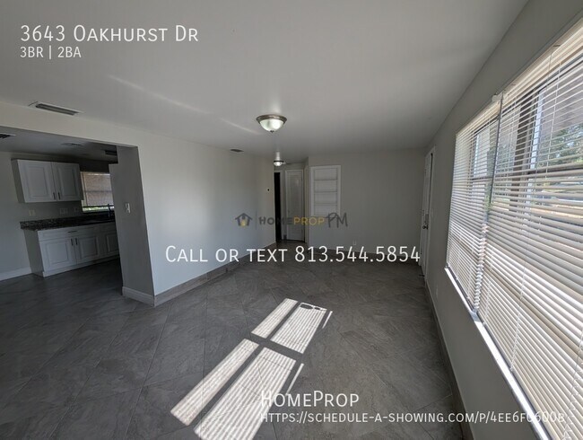 Building Photo - 3643 Oakhurst Dr