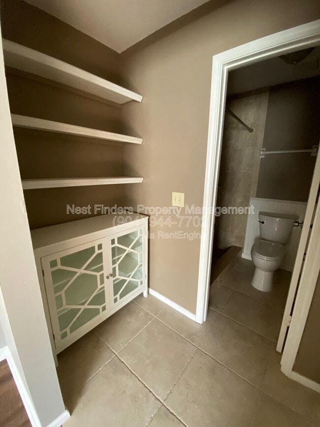 Building Photo - 7623 Baymeadows Cir W