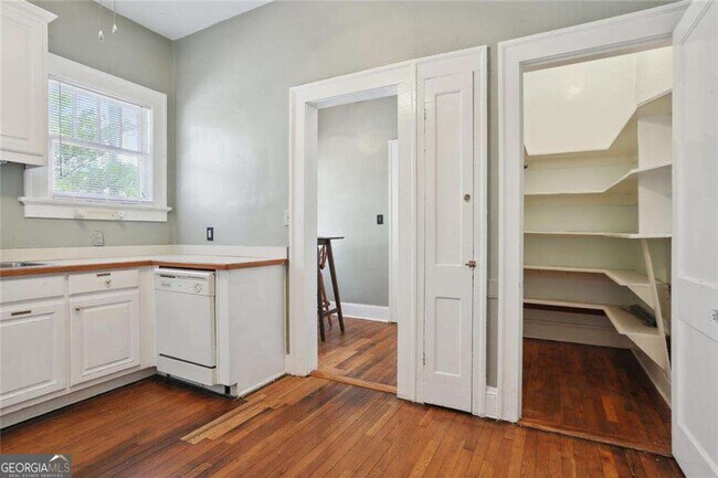 Building Photo - 203 Winter Ave