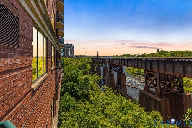 Building Photo - 1101 Haxall Point