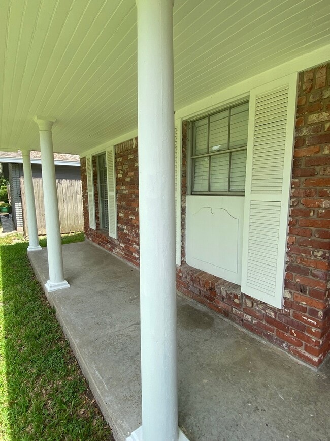 Building Photo - 7143 Triola Ln