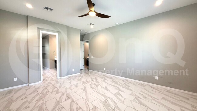 Building Photo - 5530 N 107th Ln