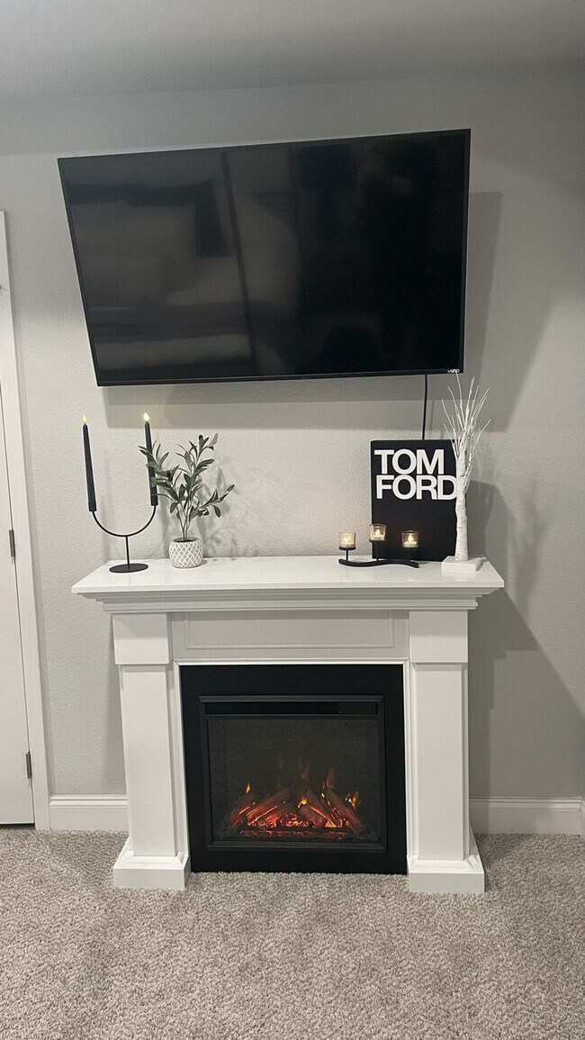 Building Photo - 2064 Constitution Dr