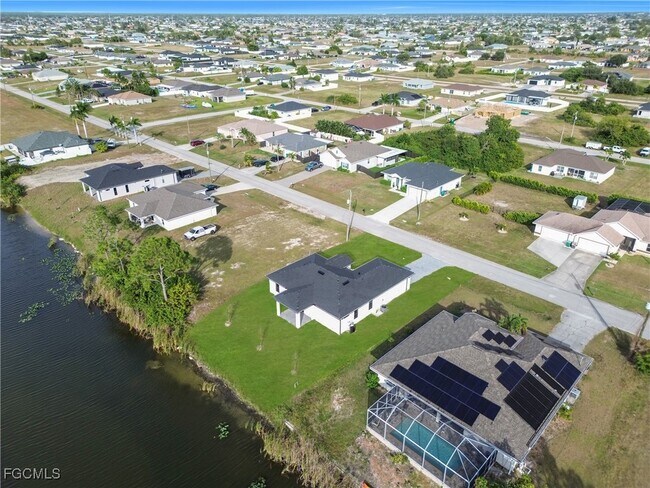 Building Photo - 1612 NW 9th Ave