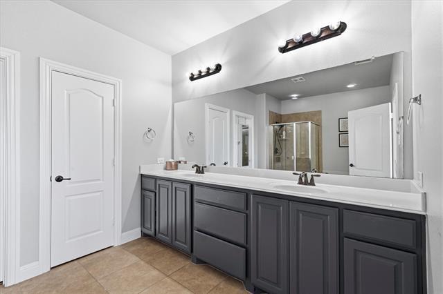 Building Photo - 5759 Headquarters Dr