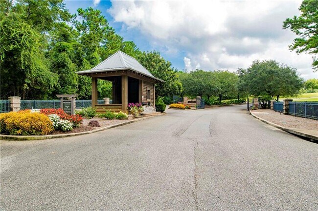 Building Photo - 18269 Colony Dr Dr