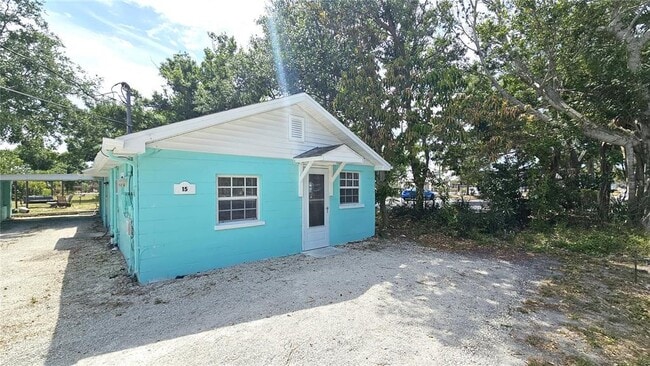 Building Photo - 15 N Mango St