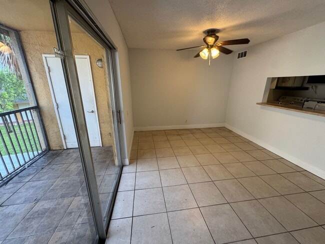 Building Photo - 4501 Treehouse Ln