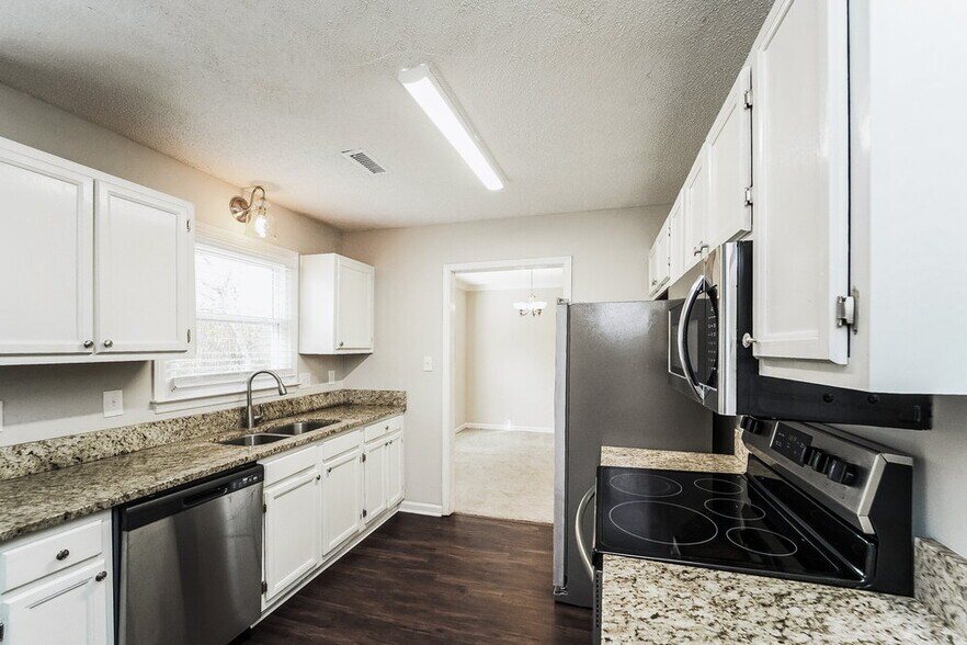 Building Photo - 9612 Manus Ct