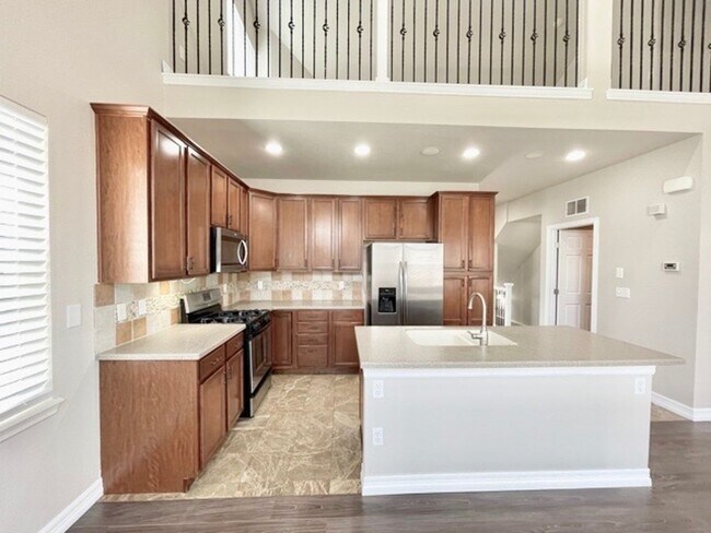 Building Photo - Stunning 4 Bed/4 Bath Home in Banning Lewis Ranch