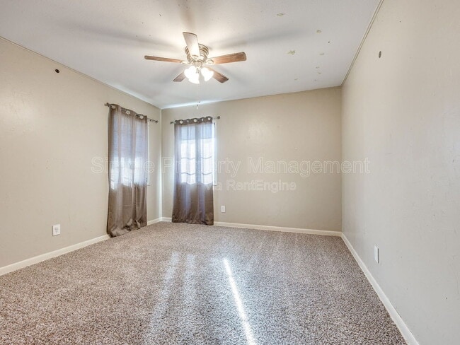 Building Photo - 3737 NW 17th St