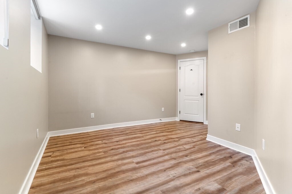 Building Photo - 103 Charter St