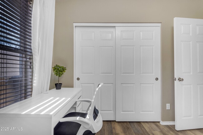 Building Photo - 1823 W Remington Dr