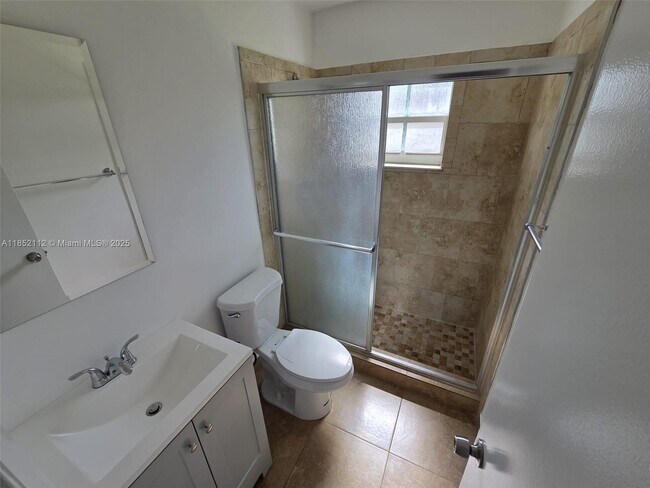 Building Photo - 9430 S Meadows Cir