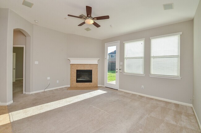 Building Photo - 5528 Gemstone Park Rd