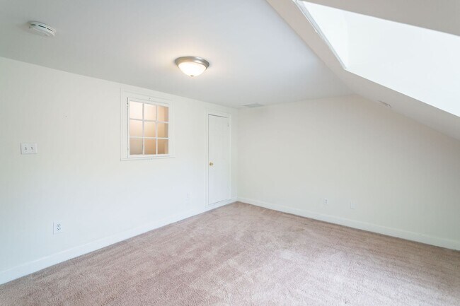 Building Photo - 535 Spruce St