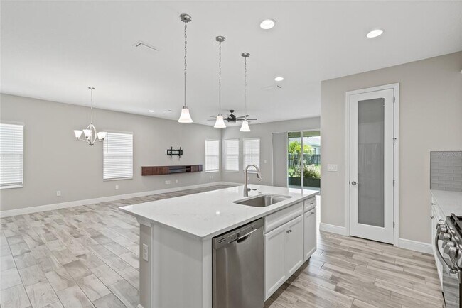 Building Photo - 5607 Limelight Dr