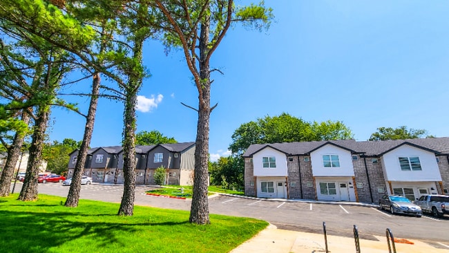 Building Photo - 5696 W Wedington Dr