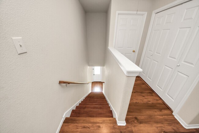 Building Photo - 19439 Juniper Vale Cir