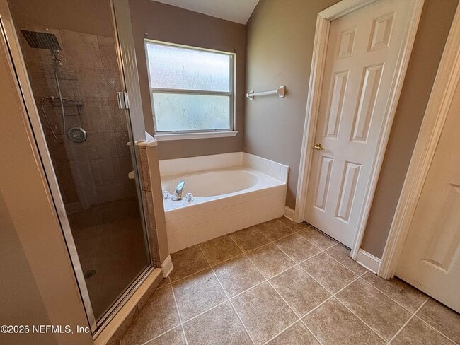 Building Photo - 14160 Fish Eagle Dr W