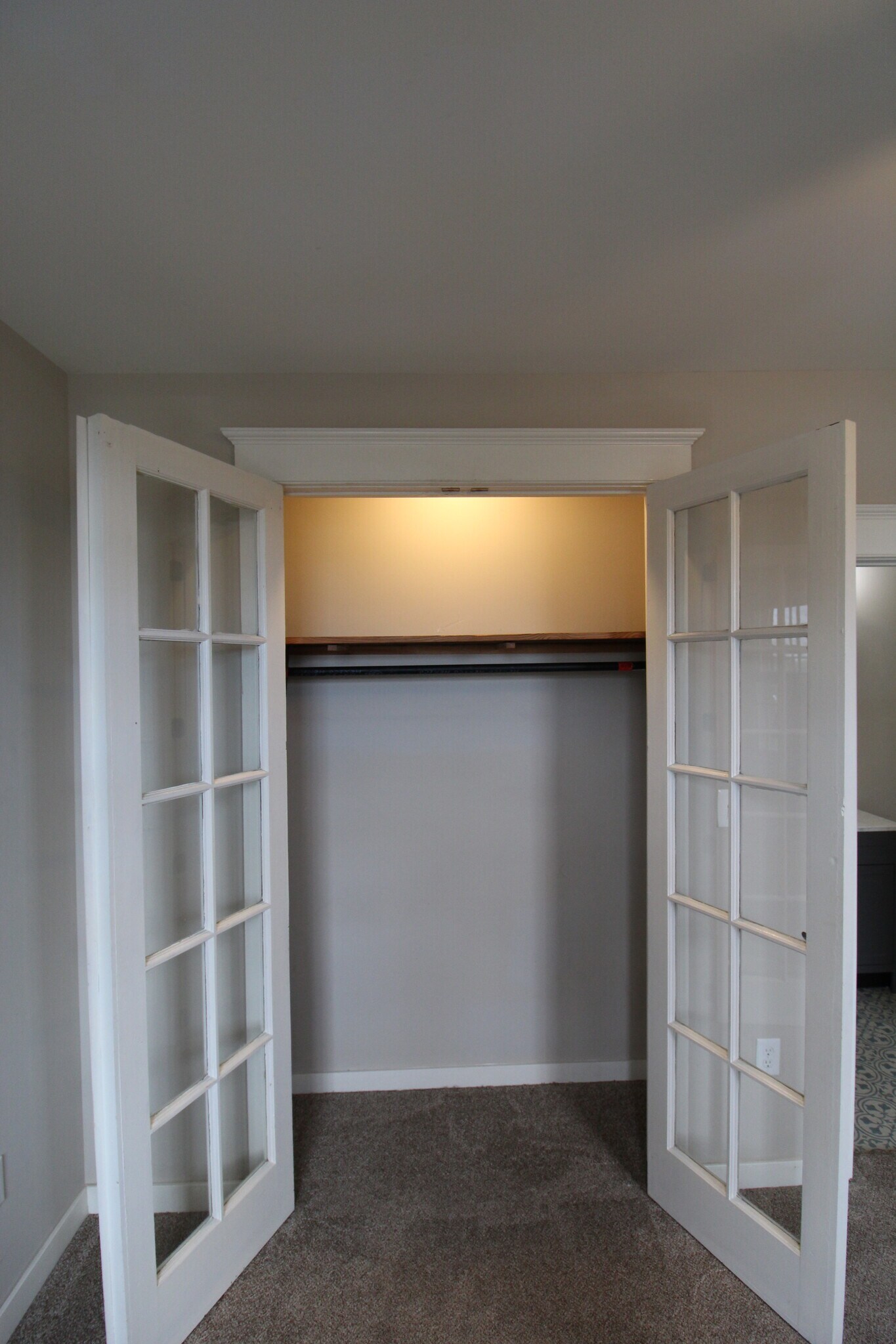 Building Photo - 235 W Main St