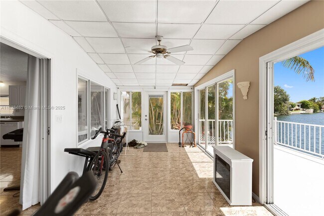 Building Photo - 5620 Lagoon Dr