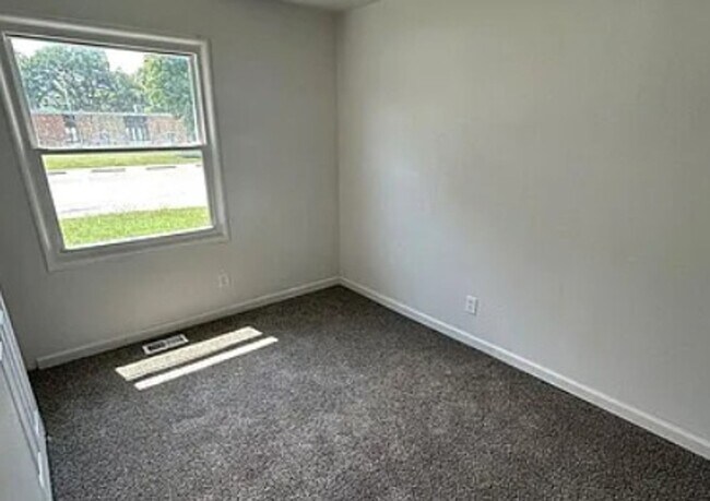 Building Photo - 1515 Andrews Dr