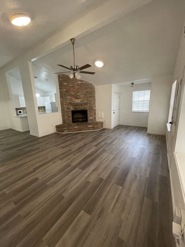 Building Photo - 2730 Mud Lake Dr