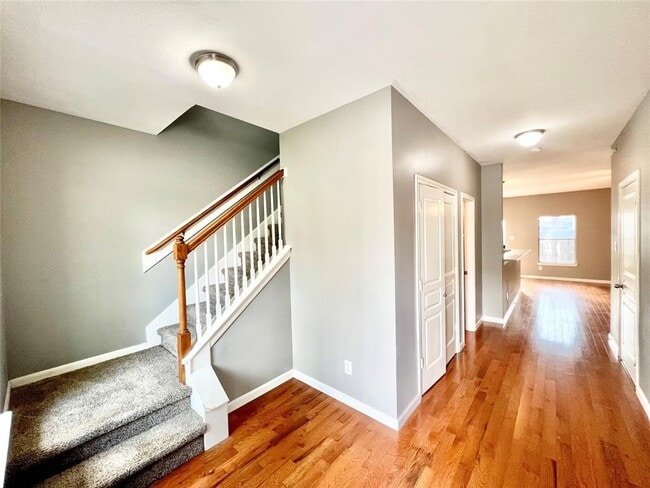 Building Photo - 8323 Greys Ln
