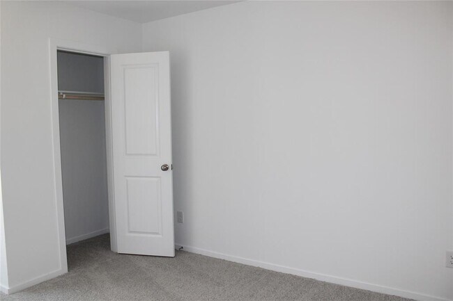 Building Photo - 3036 Dawn Sound Dr