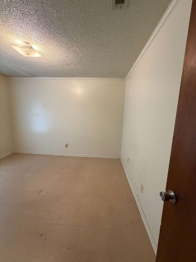 Building Photo - Available for rent, Midland City Apartment!