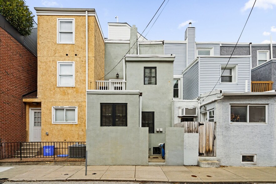 Building Photo - 710 Clymer St