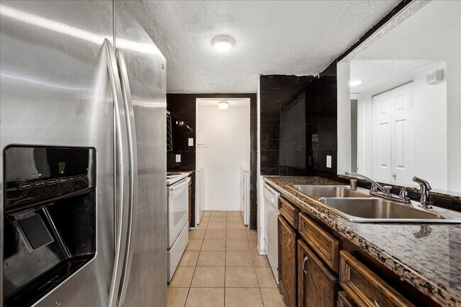 Building Photo - 9572 Windswept Ln