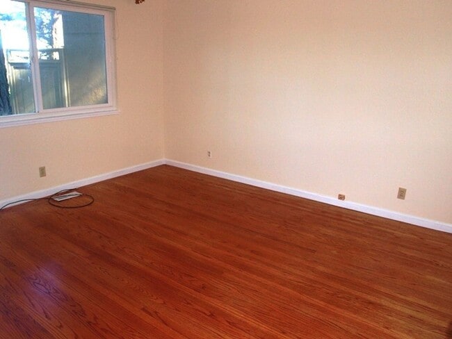 Building Photo - Pet Friendly Mill Valley Home w/ Hardwood floors and View