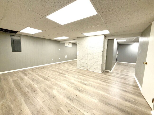 Building Photo - Timeless and Refined 3BR/2.5BA Colonial in Uptown Kingston