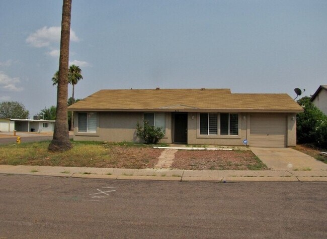 Building Photo - 4BR/2BA/1CG, 1374 sq.ft., w/central A/C in Sierra Vista, AZ